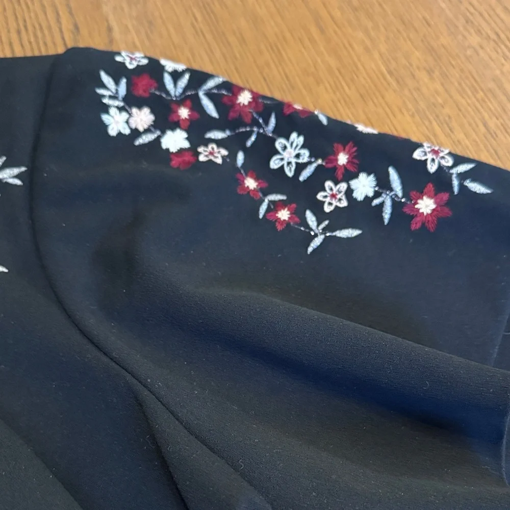 Calvin Klein - Picture 5 of 12